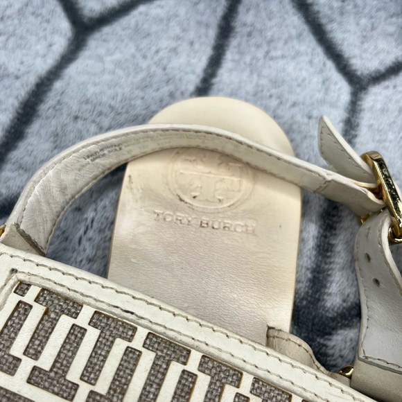 Tory Burch Leather Off White Gold Logo Thong Sandal Flip Flops - Picture 5 of 6